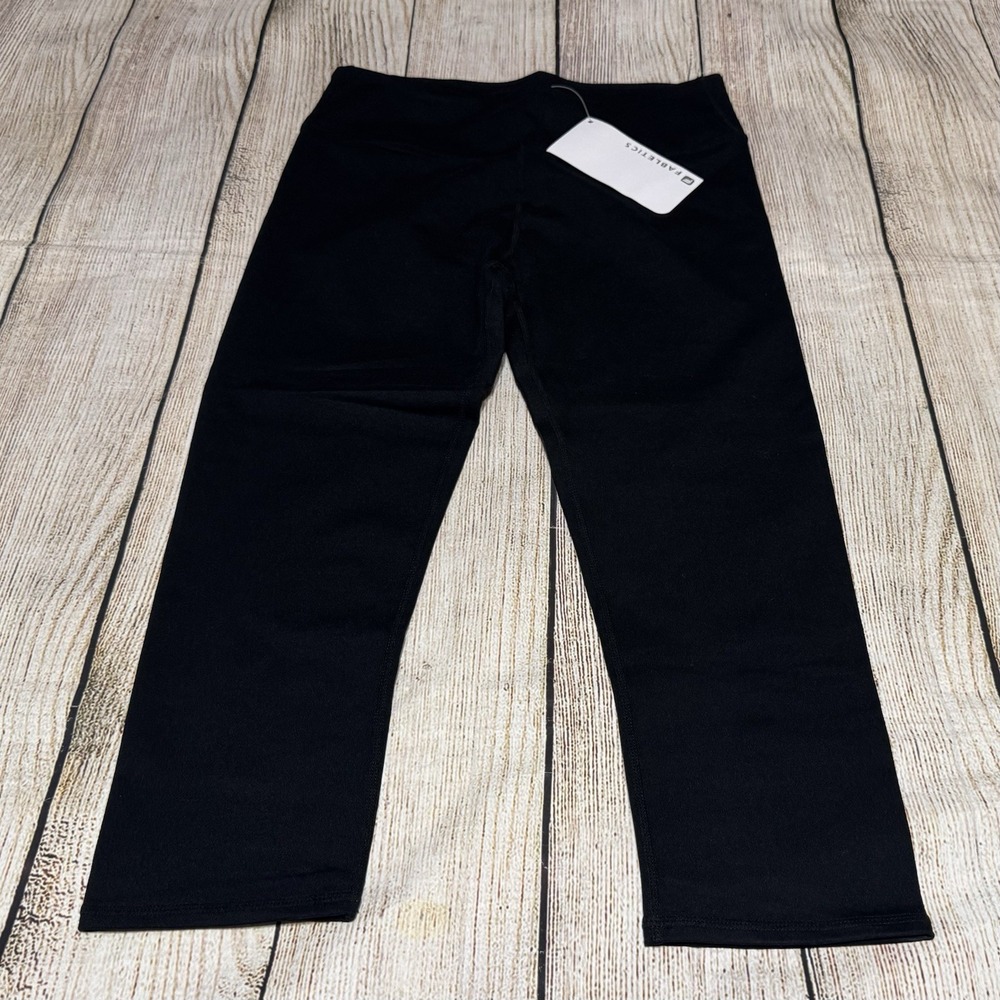 New with Tags Fabletics Salar Capri Cropped Leggings Black NWT Size S GTub31
